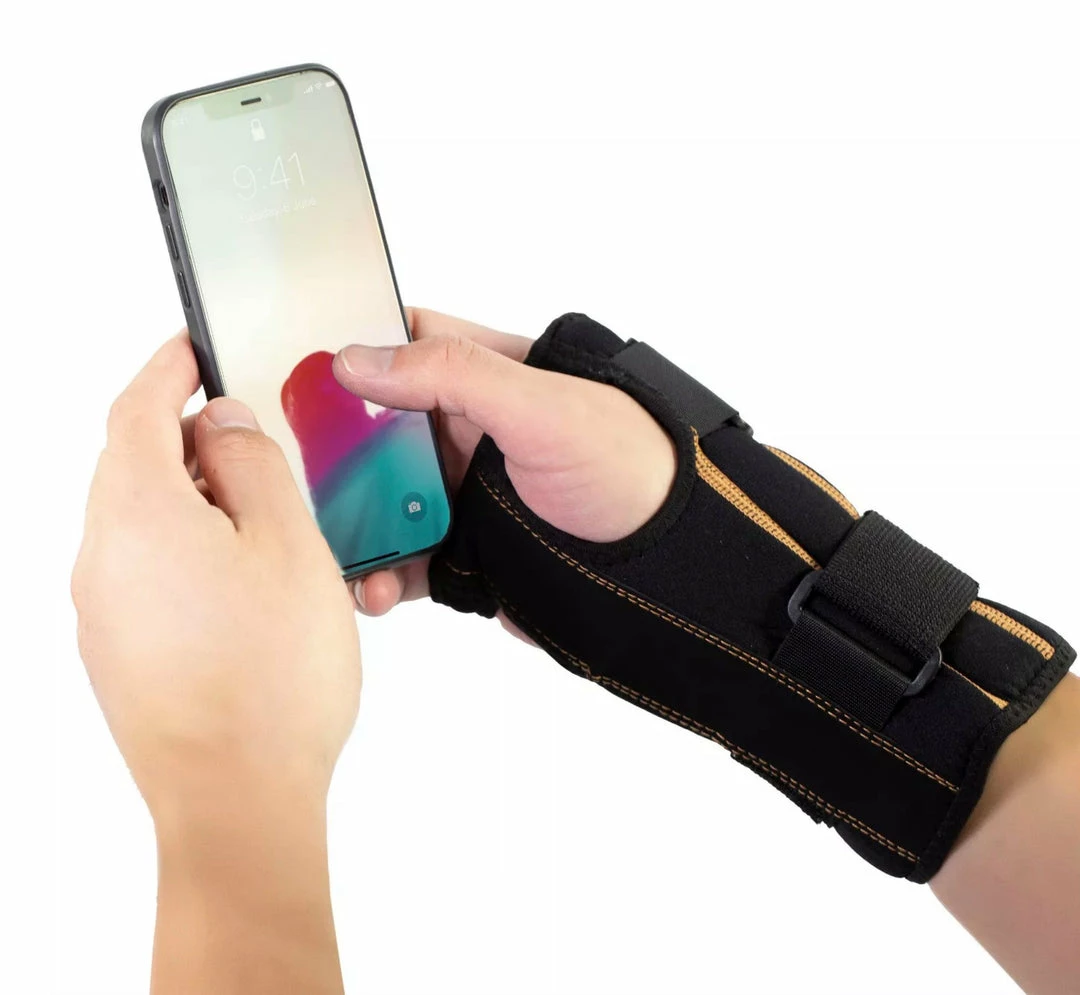 Copper Fit Rapid Relief Wrist Brace - Hot/Cold Therapy - Keeps You Healthy Accessories