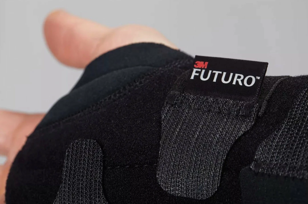 FUTURO Wrist Hand Compression Stabilizing Brace - 1 Wrist Brace - Immediate Compression And Stability Accessories