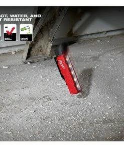 Milwaukee 300 Lumens LED Magnetic Flood Light