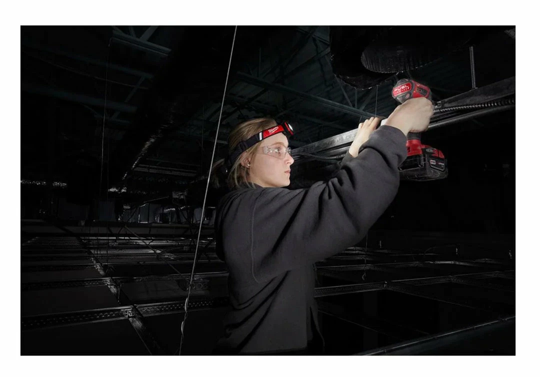 Accessories Milwaukee USB 3.0 Rechargable 600-Lumens Redlithium Low-Profile Hard Hat Headlamp