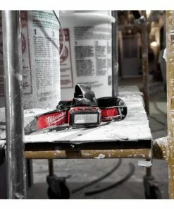 Accessories Milwaukee USB 3.0 Rechargable 600-Lumens Redlithium Low-Profile Hard Hat Headlamp